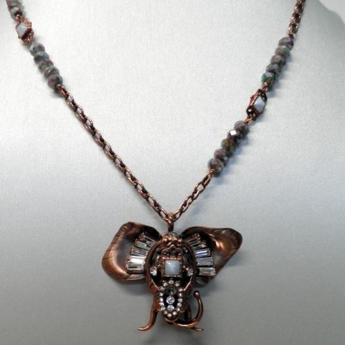 Sautoir Reminiscence collection Jungle Fever en metal cuivre , Resine et Cristal